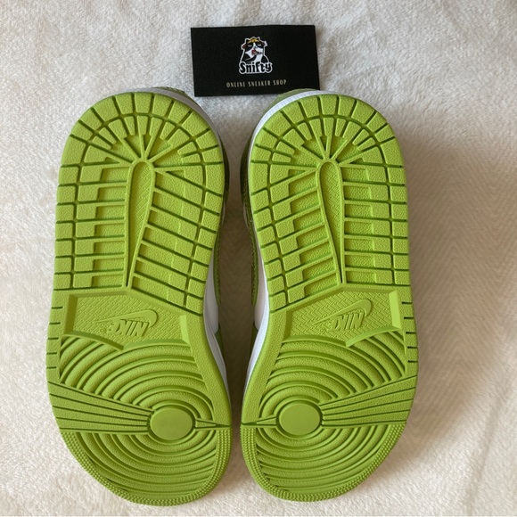 6.5 Womens Air Jordan 1 “Green Python” authentic - Picture 4 of 4